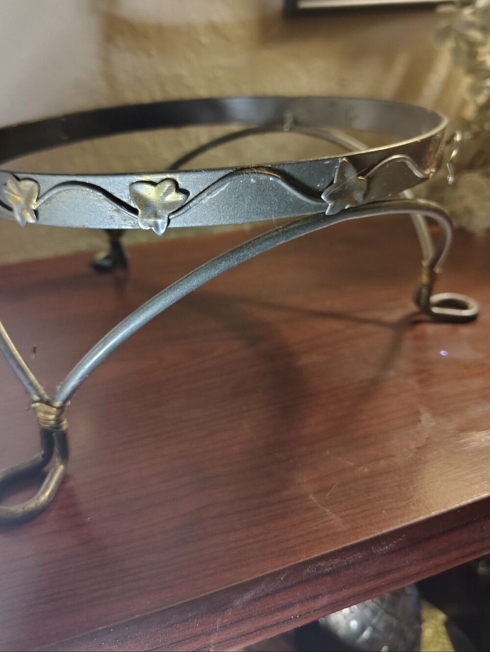 Vintage Wrought Iron Tabletop Bowl Stand Gold Leaf Accents 3 Legged Pedestal